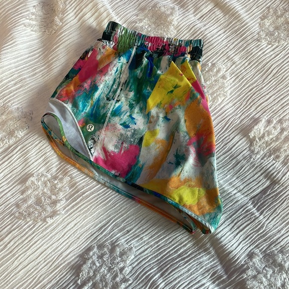 Lululemon hotty hots multi colored size 10 2.5 inch - Picture 4 of 4